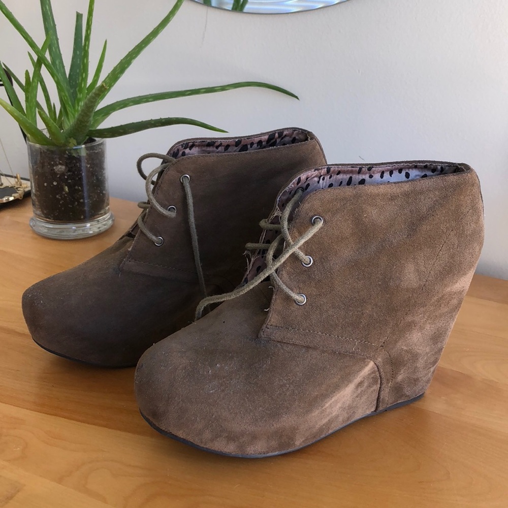 Diba brown suede lace up wedges. Size 9.